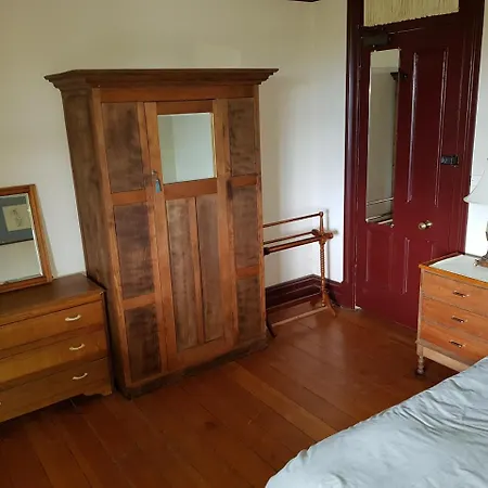Holmhurst Guest House-3